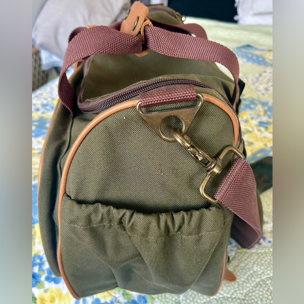 LL Bean Vintage Canvas
Crossbody Messenger Bag Green - Picture 3 of 7